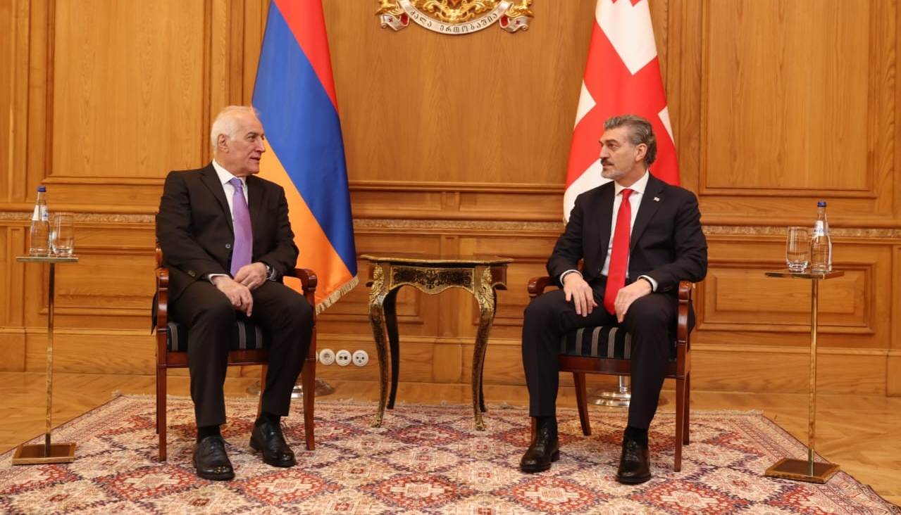 საქართველოს პრეზიდენტი მიხეილ ყაველაშვილი სომხეთის რესპუბლიკის პრეზიდენტს, ვაჰაგნ ხაჩატურიანს შეხვდა