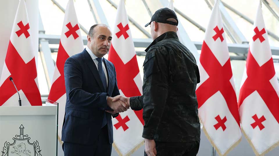 გეკა გელაძემ გიორგობის დღესასწაულთან დაკავშირებით სხვადასხვა საპოლიციო დანაყოფის 88 თანამშრომელი დააჯილდოვა