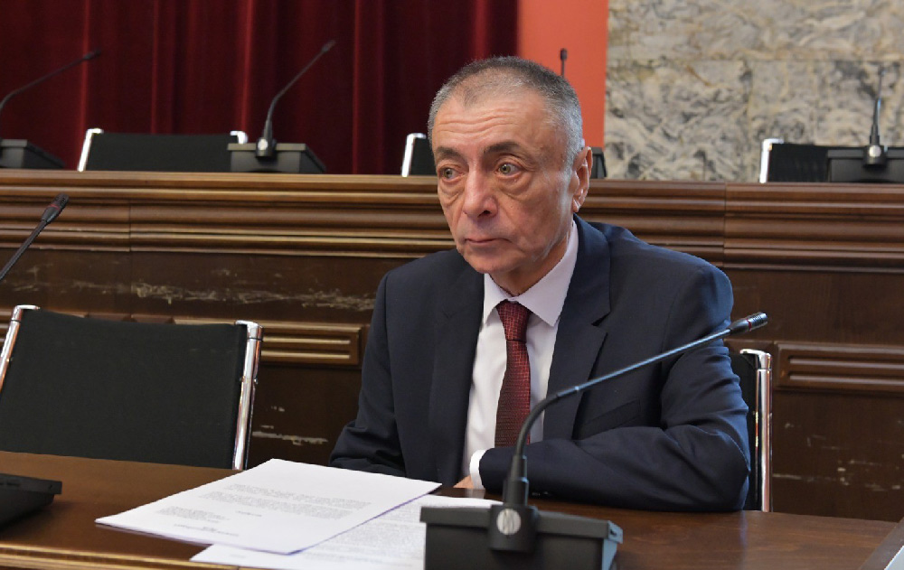 თენგიზ შარმანაშვილი - სახელმწიფო ამბობს, რომ პატრიარქის არჩევის პროცესში არ ჩაერევა და ასე უნდა გააკეთონ სხვებმაც, სინოდი საკმაოდ ძლიერი ორგანიზაციაა იმისთვის, რომ არავის დაექვემდებაროს