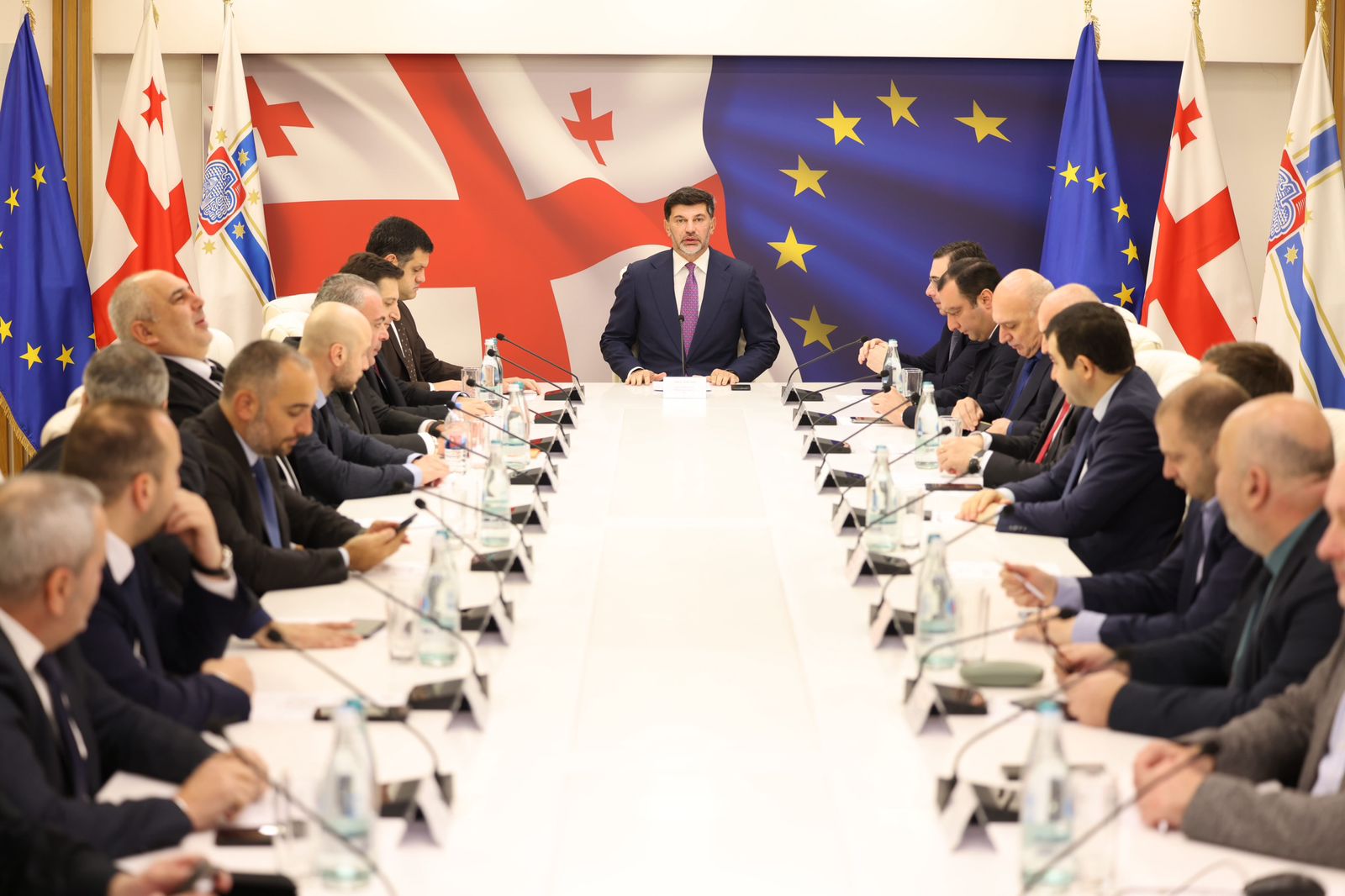 ვახუშტის ხიდიდან გიორგი სააკაძის მოედნის მიმართულებით საზოგადოებრივი ტრანსპორტის ზოლი მოეწყობა