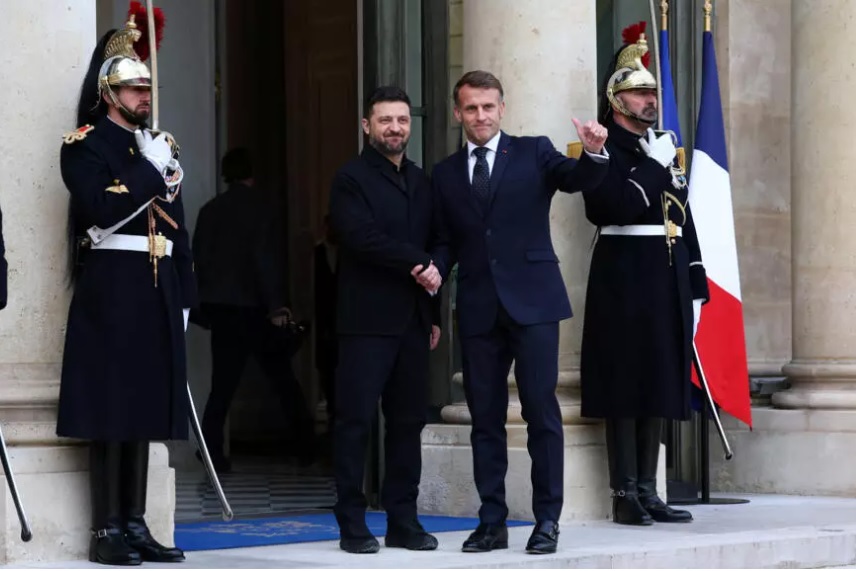 ელისეის სასახლეში ვოლოდიმირ ზელენსკისა და ემანუელ მაკრონის შეხვედრა მიმდინარეობს