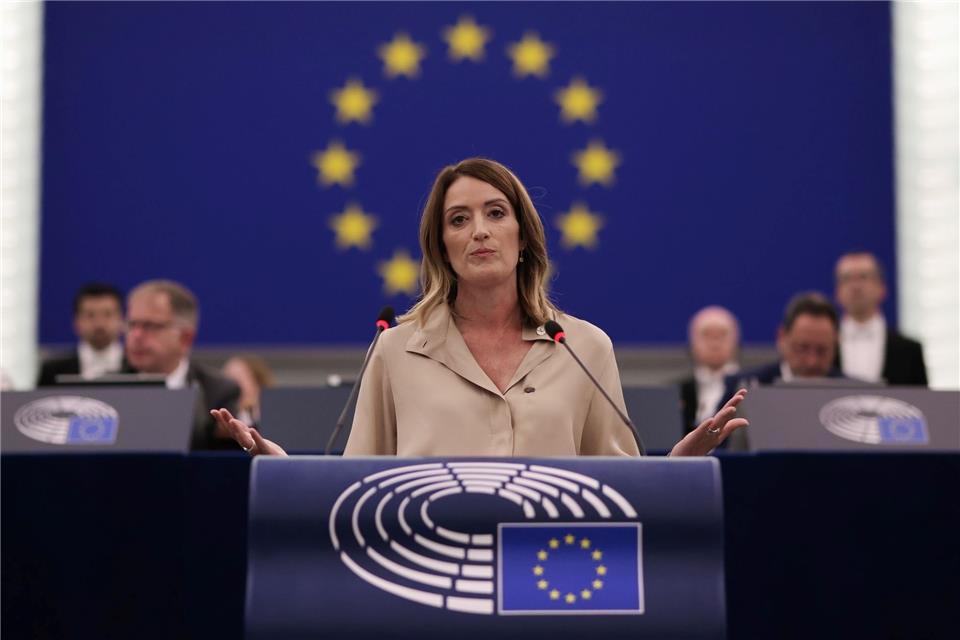 რობერტა მეცოლა - სოლიდარობა ანდრჟეის პოჩობუტსა და მზია ამაღლობელს, ვხედავთ, რა ხდება ბელარუსსა და საქართველოში, ვაძლიერებთ ძალისხმევას მათთვის, ვინც დემოკრატიული მომავლისკენ ისწრაფის