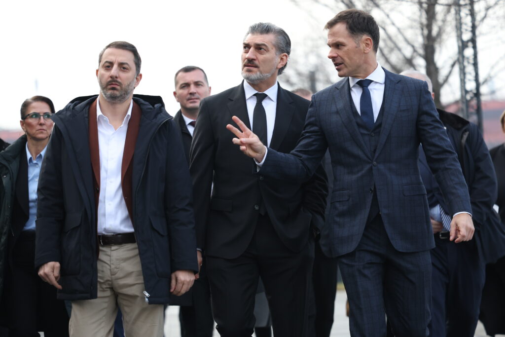 საქართველოს პრეზიდენტმა, მიხეილ ყაველაშვილმა სერბეთის ვიცე-პრემიერთან, სინიშ მალისთან ერთად ურბანული პროექტი Belgrade Waterfront დაათვალიერა