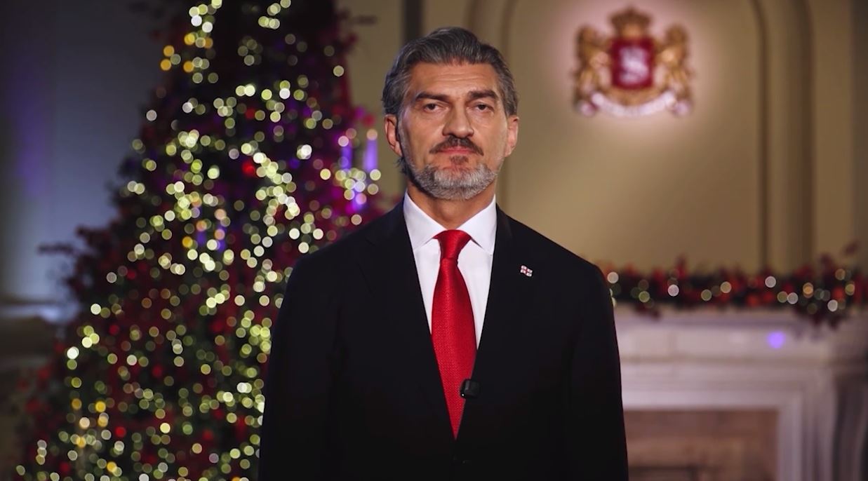 მიხეილ ყაველაშვილი - სამშობლოსადმი უსაზღვრო სიყვარულით ვეგებებით 2026 წელს, გისურვებთ თითოეულ თანამემამულეს და თითოეულ ოჯახს ჯანმრთელობას, კეთილდღეობასა და ბედნიერებას, ერთიან, ძლიერ, სამართლიან და მშვიდობიან საქართველოში