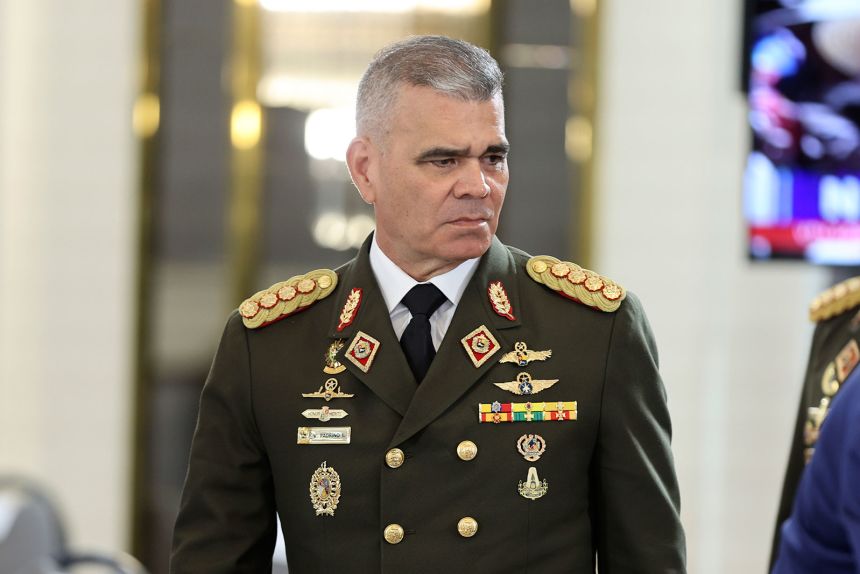 ვენესუელის თავდაცვის მინისტრი - ვენესუელა ყველაზე კრიმინალური სამხედრო აგრესიის სამიზნედ იქცა, ჩვენ გამოვყოფთ ყველა შესაძლებლობას თავდაცვისთვის