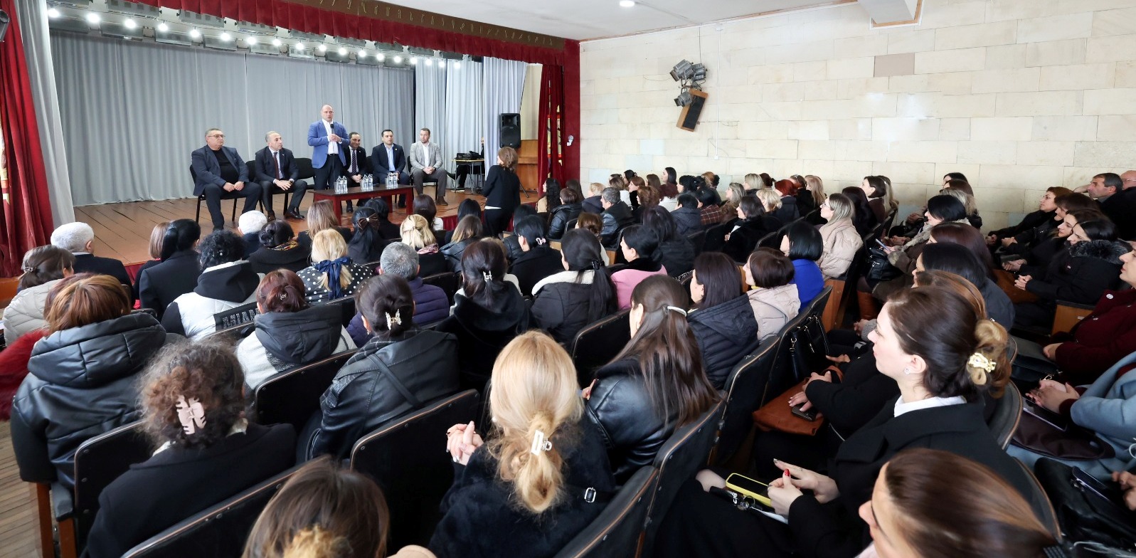 გივი მიქანაძემ სამცხე-ჯავახეთის რეგიონის მოსწავლეთა მშობლებს განათლების რეფორმის ახალი ინიციატივები გააცნო