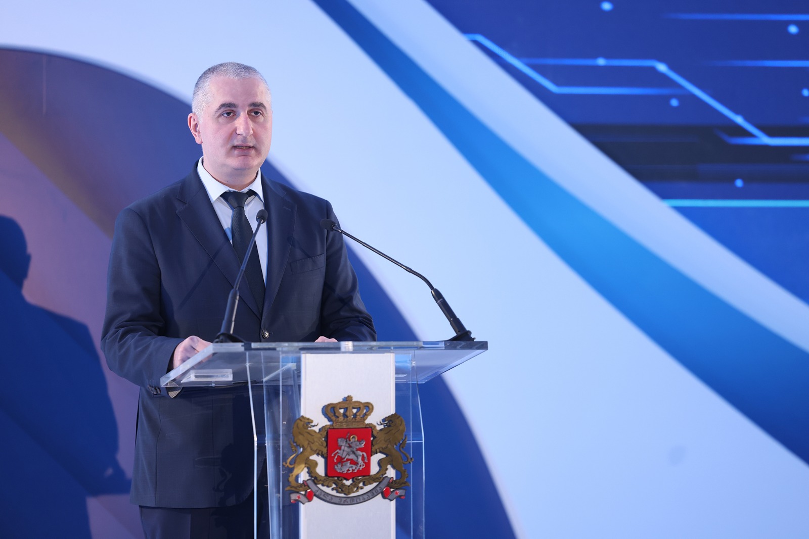 ფინანსთა მინისტრმა ლაშა ხუციშვილმა მებაჟე-ოფიცრებს პროფესიული დღე მიულოცა