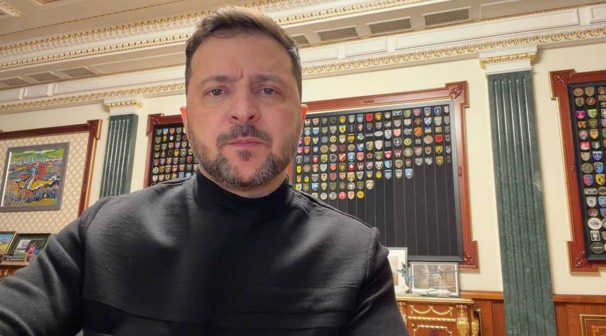 ვოლოდიმირ ზელენსკი აცხადებს, რომ რუსეთი 24 მარტის ღამეს უკრაინაზე მასირებულ დარტყმას გეგმავს