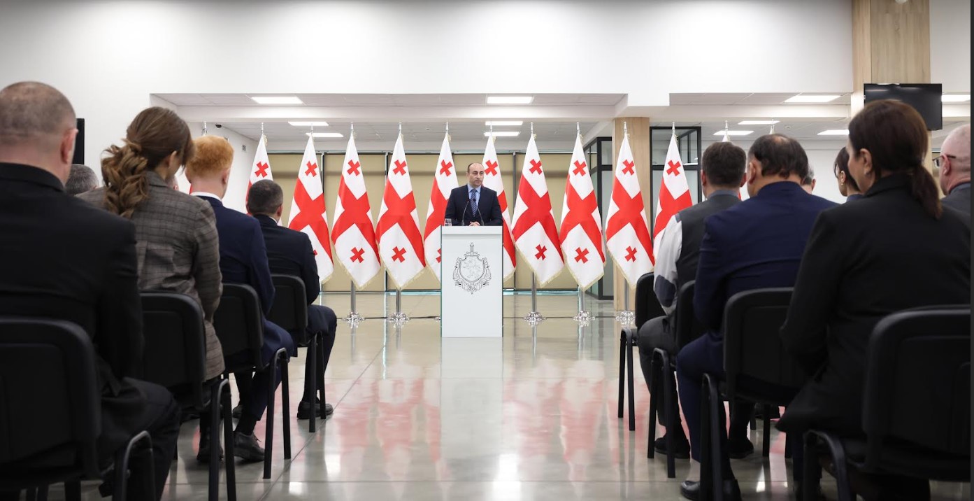 გეკა გელაძემ მომსახურების სააგენტოს თანამშრომლები დააჯილდოვა