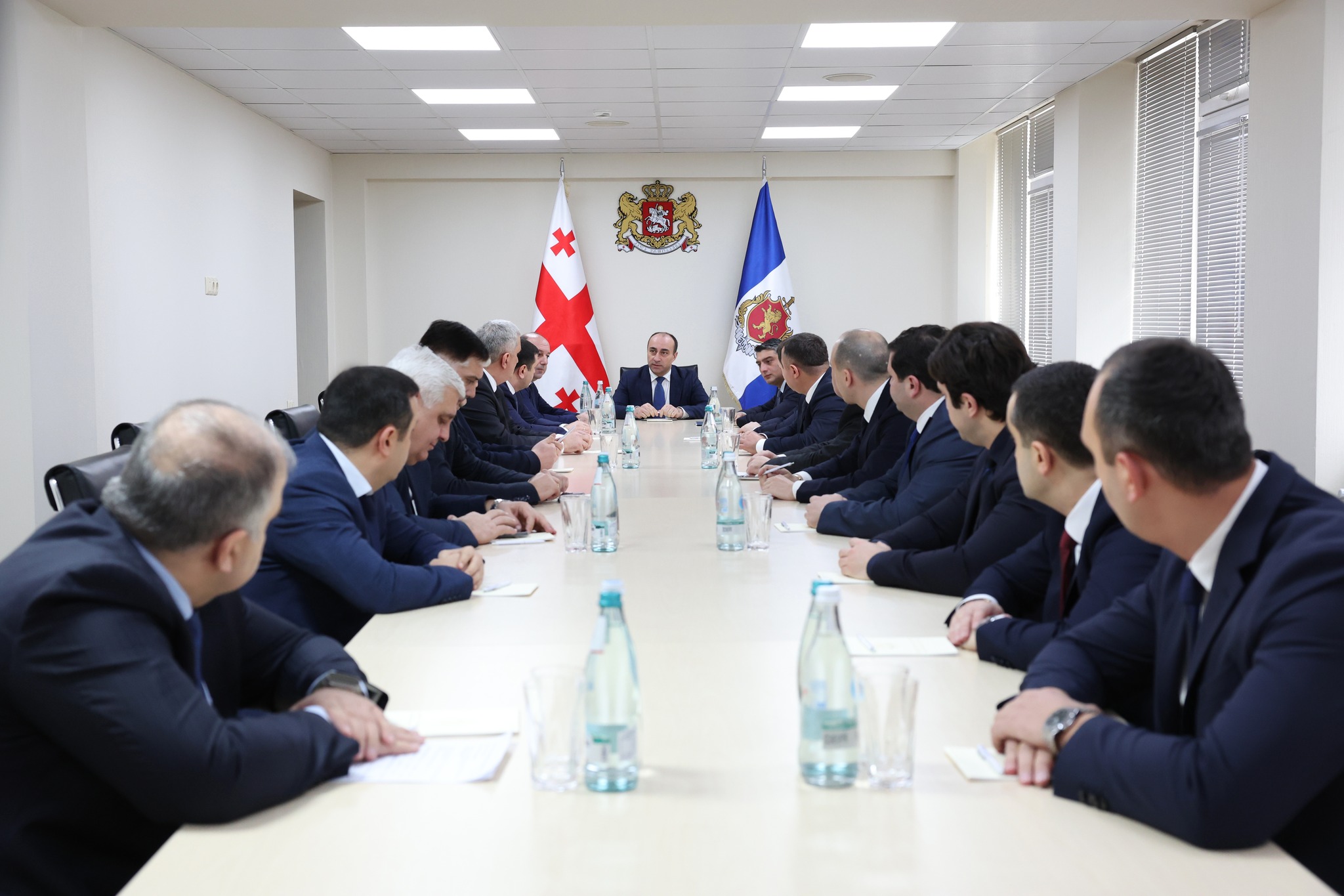 შინაგან საქმეთა მინისტრმა თბილისის პოლიციის დეპარტამენტის ხელმძღვანელ პირებთან სამუშაო შეხვედრა გამართა