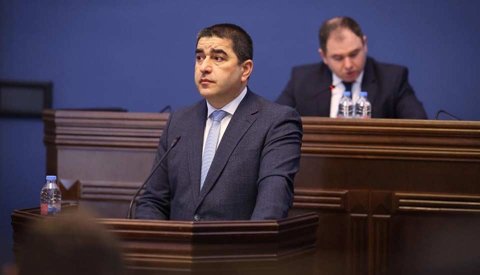 შალვა პაპუაშვილმა საგარეო ურთიერთობათა კომიტეტის სხდომაზე ASEAN-ის საპარლამენტთაშორისო ასამბლეაში საქართველოს პარლამენტის მუდმივმოქმედი დელეგაციის საქმიანობის ანგარიში წარადგინა