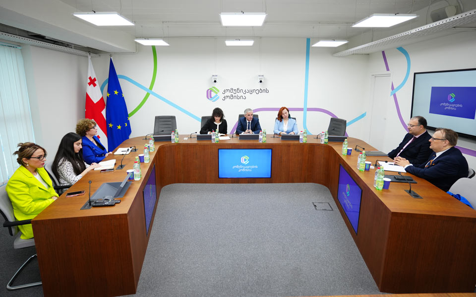 კომუნიკაციების კომისიის თავმჯდომარემ ტელეკომუნიკაციის საერთაშორისო კავშირის ევროპის ოფისის დირექტორთან შეხვედრა გამართა
