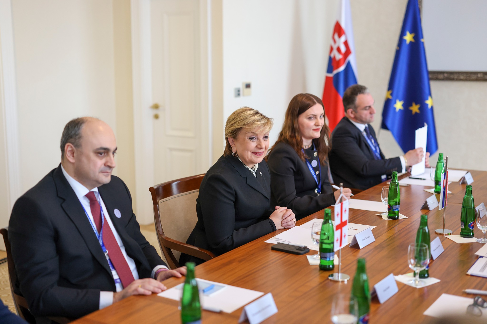 სლოვაკეთის რესპუბლიკაში სამუშაო ვიზიტის ფარგლებში კულტურის მინისტრი თინათინ რუხაძე სლოვაკეთის კულტურის მინისტრ მარტინა შიმკოვიჩოვას შეხვდა
