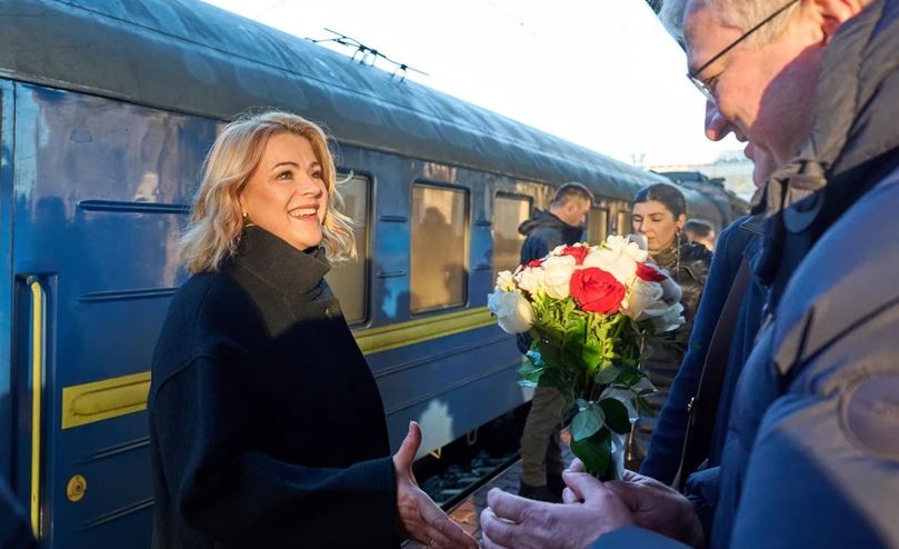 უკრაინაში ომის დაწყებიდან მეოთხე წლისთავთან დაკავშირებით კიევში ცხრა ქვეყნის ლიდერები ჩავიდნენ