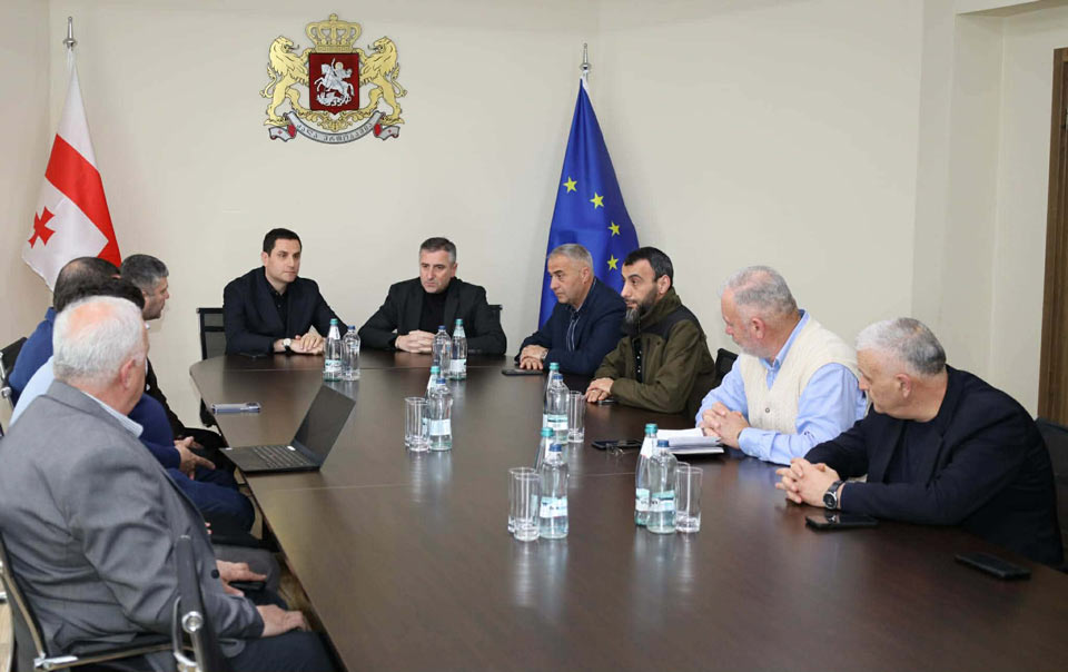 ეროვნული სატყეო სააგენტოს უფროსი რაჭა-ლეჩხუმ-ქვემო სვანეთის სახელმწიფო რწმუნებულს და ადგილობრივი თვითმმართველობის წარმომადგენლებს შეხვდა