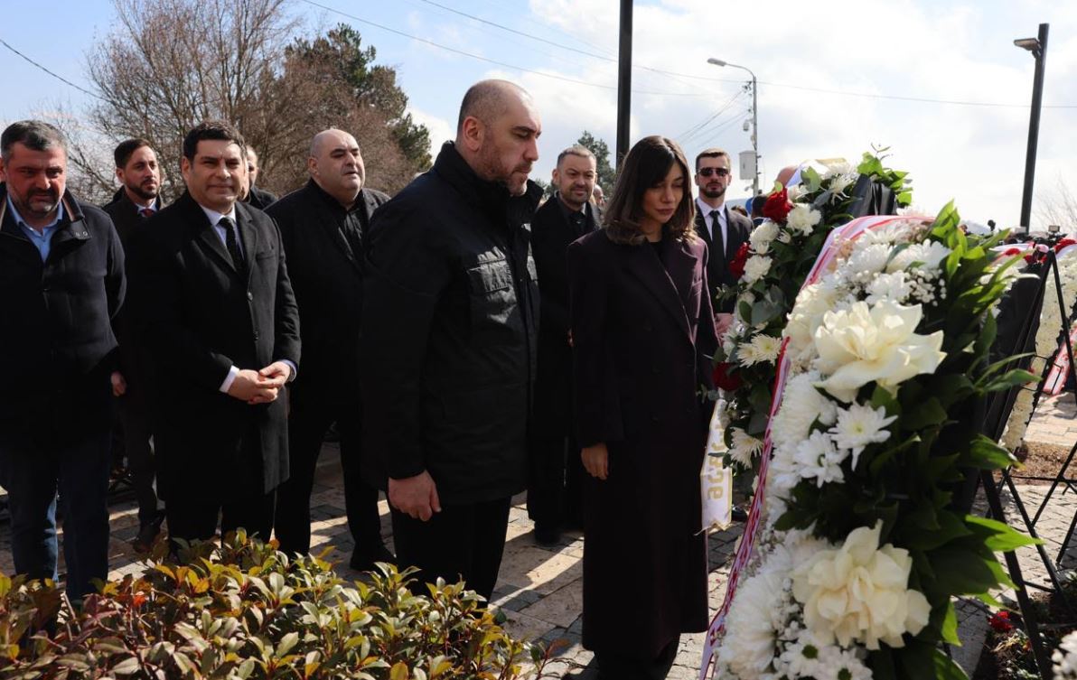 ზურაბ აბაშიძემ და საკრებულოს წევრებმა იუნკერთა ხსოვნას პატივი მიაგეს