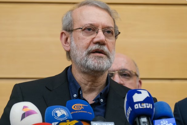 ირანის ეროვნული უსაფრთხოების საბჭოს მდივანი - ამერიკელებმა ირანელ ხალხს გულში დანა ჩაარჭეს და ჩვენც ჩავარჭობთ დანას გულში, ჩვენი შეიარაღებული ძალების რეაქცია გაცილებით ძლიერი იქნება