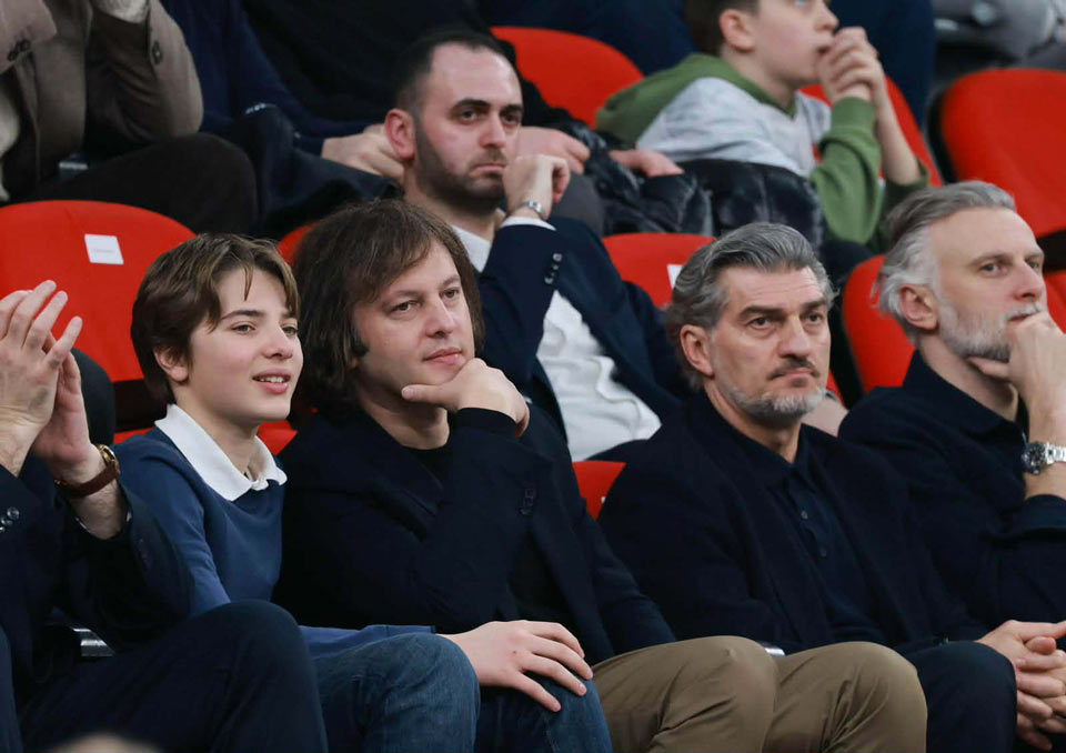 ირაკლი კობახიძე, მიხეილ ყაველაშვილსა და მთავრობის წევრებთან ერთად, საქართველოს საკალათბურთო ნაკრების თამაშს დაესწრო