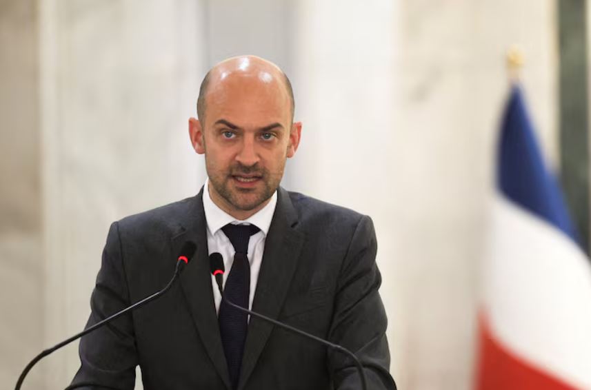საფრანგეთის საგარეო საქმეთა მინისტრმა ულტრამემარჯვენე მერების მიერ მერიის შენობებიდან ევროკავშირისა და უკრაინის დროშების ჩამოხსნას „ღალატი“ უწოდა