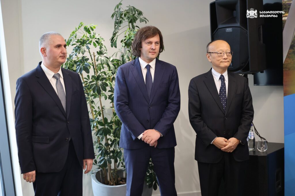 ირაკლი კობახიძემ, აზიის განვითარების ბანკის პრეზიდენტთან ერთად, აზიის განვითარების ბანკის მუდმივი წარმომადგენლობის ახალი ოფისი გახსნა