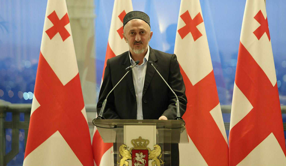ეტიბარ ემინოვი - საქართველო არის ქვეყანა, სადაც სხვადასხვა რელიგიისა და კულტურის ადამიანები მშვიდობიანად ცხოვრობენ, სახელმწიფო მხარს უჭერს რწმენის თავისუფლებას და ყველა რელიგიურ თემს თანასწორად ეკიდება