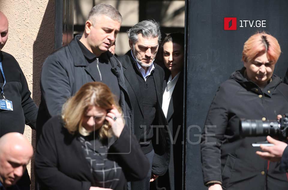 მიხეილ ყაველაშვილი პატრიარქის ჯანმრთელობის მდგომარეობის გასაცნობად „კავკასიის მედიცინის ცენტრში“ მივიდა