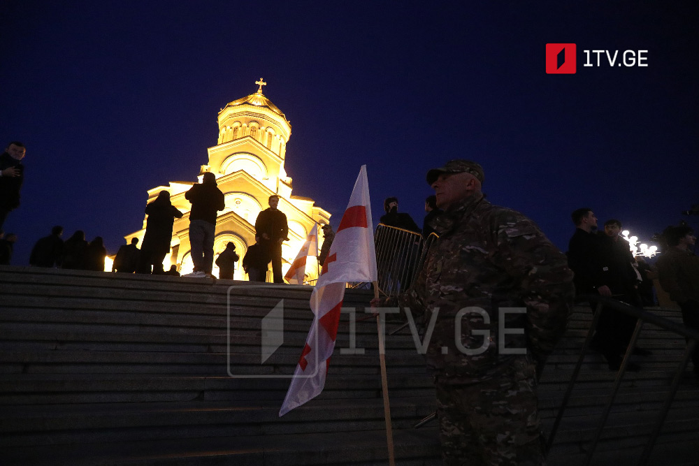 ილია მეორისთვის პატივის მისაგებად სამების ტაძარი 24 საათის განმავლობაში ღია იქნება