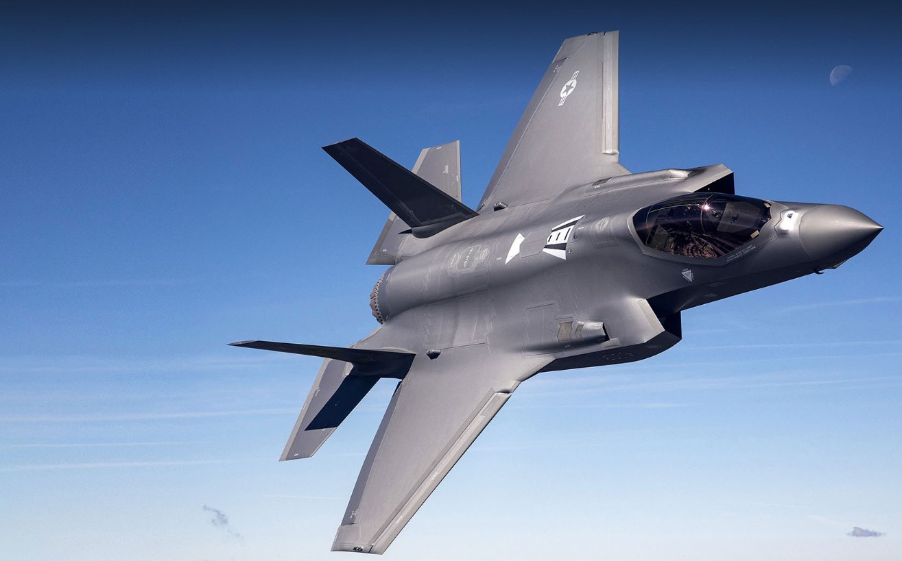 აშშ-ის „F-35“-ის ტიპის გამანადგურებელმა ახლო აღმოსავლეთში მდებარე აშშ-ის საჰაერო ბაზაზე ავარიული დაშვება განახორციელა მას შემდეგ, რაც, სავარაუდოდ, ირანიდან ცეცხლი გაუხსნეს