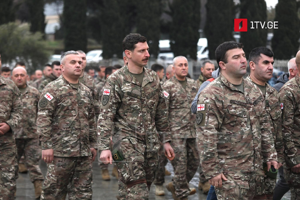 ილია მეორისთვის პატივის მისაგებად სამების ტაძარში სამხედრო მოსამსახურეები მივიდნენ [ფოტო]