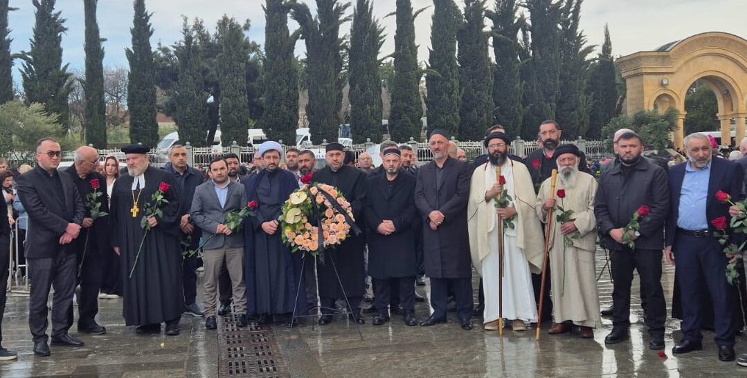 საქართველოს კათოლიკოს-პატრიარქის, ილია მეორის ხსოვნას სხვადასხვა რელიგიების წარმომადგენლებმა პატივი მიაგეს