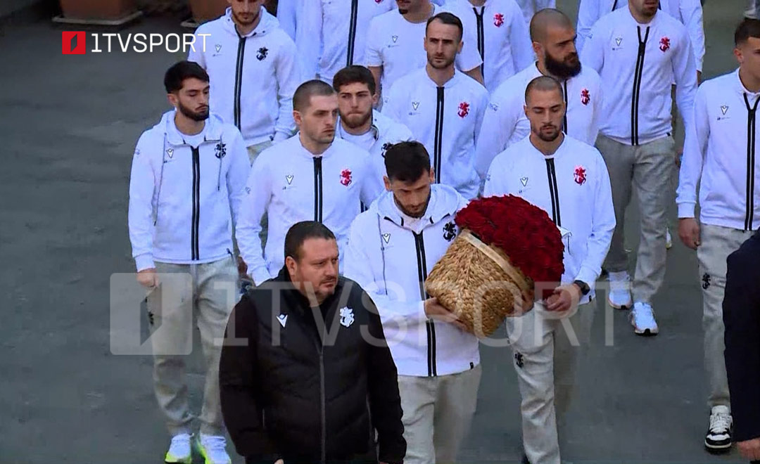 ეროვნული ნაკრების ფეხბურთელებმა პატრიარქის ხსოვნას პატივი მიაგეს