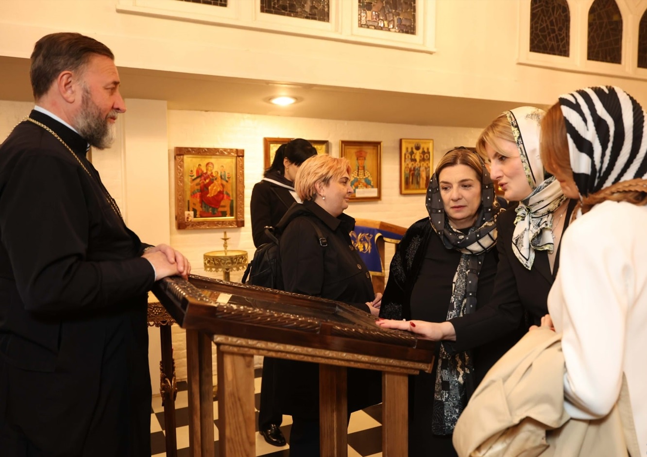 საქართველოს პირველმა ლედიმ, თამარ ბაგრატიონმა ვაშინგტონში თამარ მეფის სახელობის ქართულ ეკლესიას წმინდა გიორგის ხატი შესწირა