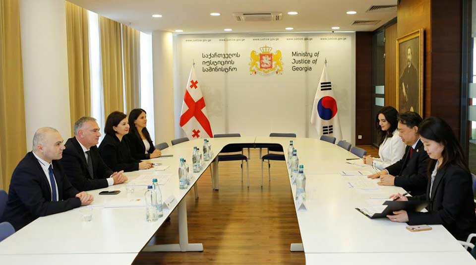 საქართველოს იუსტიციის მინისტრი კორეის რესპუბლიკის ელჩს შეხვდა