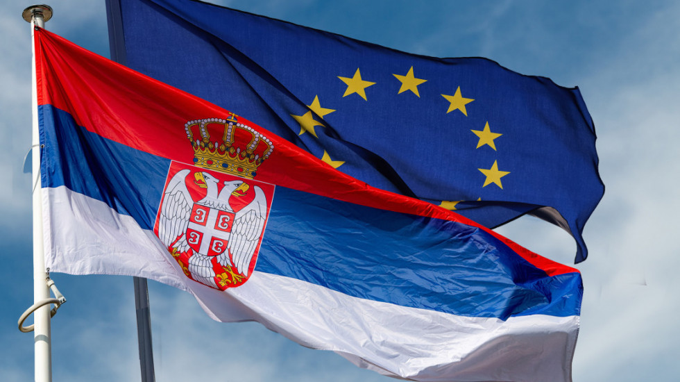 ევროკომისია სერბეთისთვის 1,5 მილიარდი ევროს დაფინანსების შეჩერებას გეგმავს