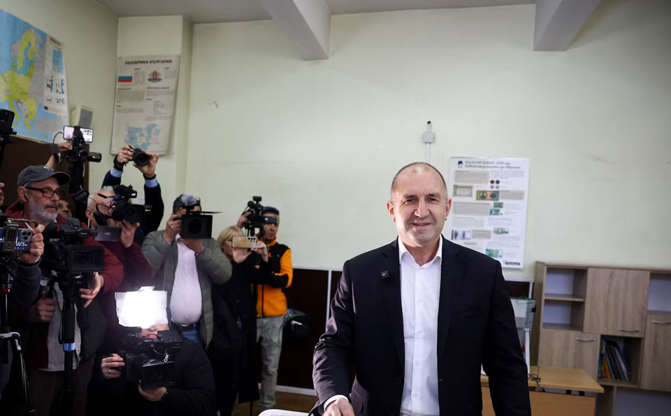 ეგზიტპოლის მიხედვით, ბულგარეთის საპარლამენტო არჩევნებში ყოფილი პრეზიდენტის, რუმენ რადევის პარტია ლიდერობს