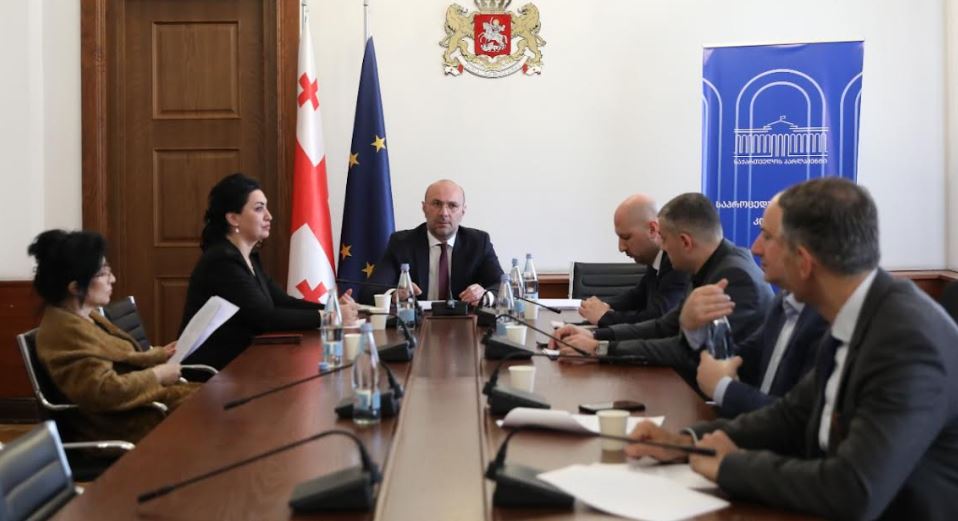 საპროცედურო საკითხთა კომიტეტმა კონსტიტუციურ სარჩელზე პარლამენტის წევრთა ხელმოწერების ნამდვილობა დაადასტურა