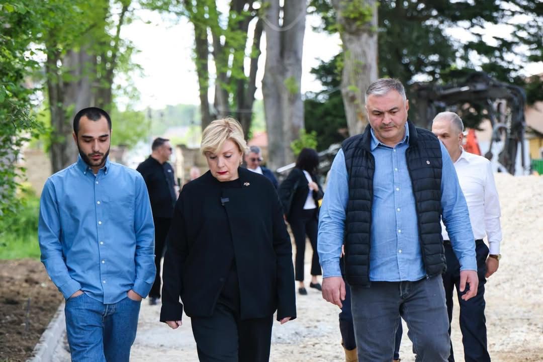 საფრანგეთში სამუშაო ვიზიტის ფარგლებში, თინათინ რუხაძემ ლევილის ქართველთა მამულში განხორციელებული და მიმდინარე სარეაბილიტაციო სამუშაოები დაათვალიერა