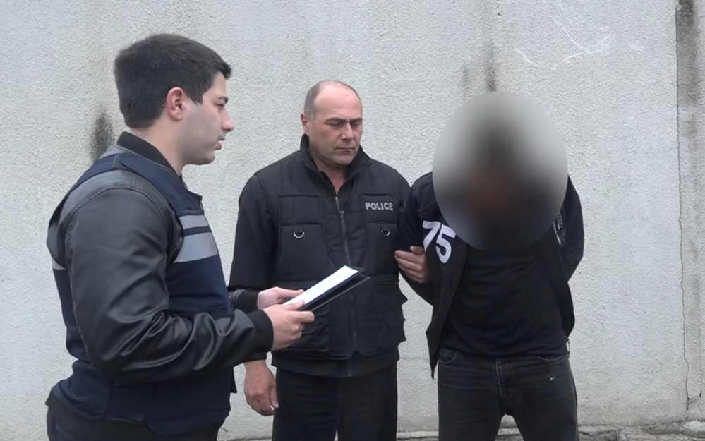 დედაზე ფსიქოლოგიური ძალადობის და სიცოცხლის მოსპობის მუქარის ბრალდებით პოლიციამ ერთი პირი დააკავა