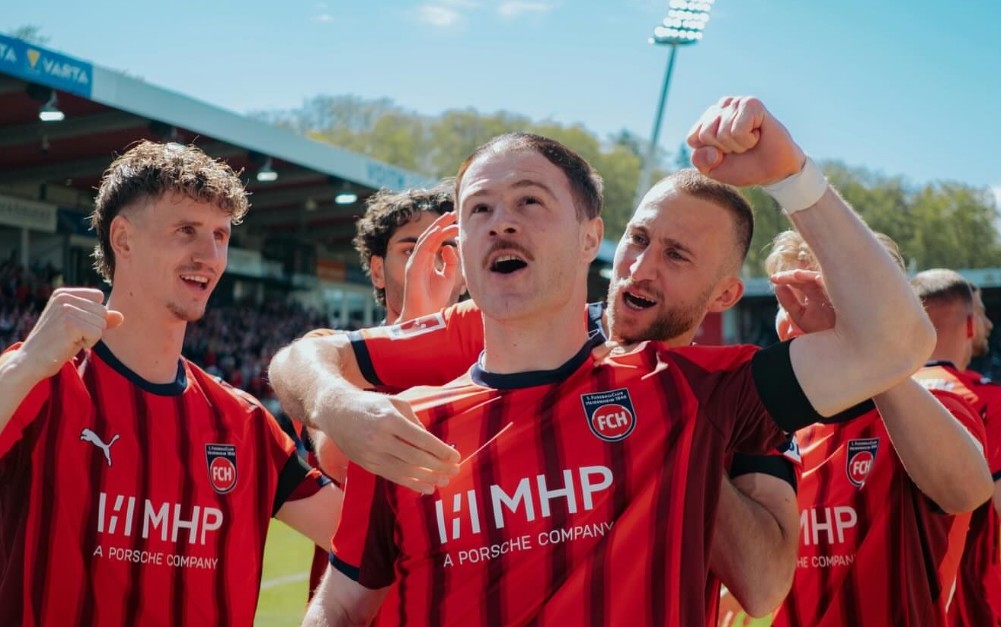 ბუდუ ზივზივაძე გერმანიის ბუნდესლიგის კვირის სიმბოლურ ნაკრებში მოხვდა