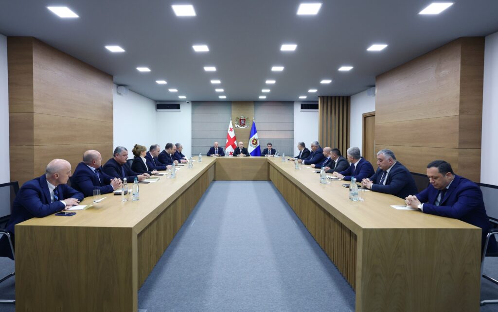 სულხან თამაზაშვილმა დროებითი მოთავსების უზრუნველყოფის დეპარტამენტის ხელმძღვანელ პირებთან შეხვედრა გამართა