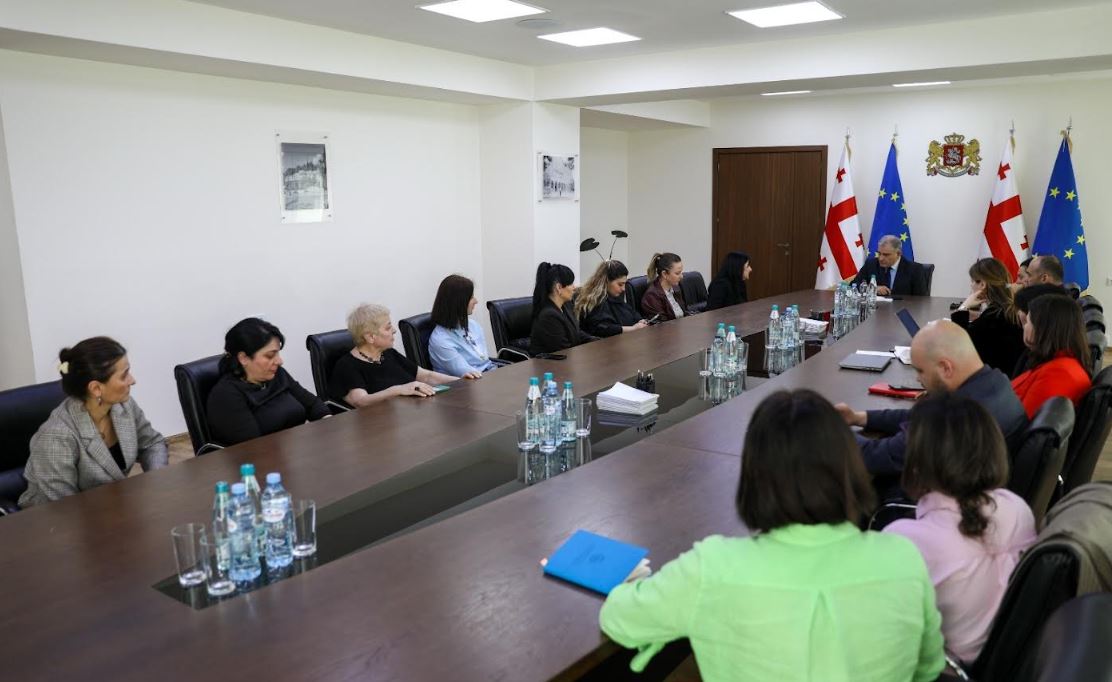 მიხეილ სარჯველაძე ცისტური ფიბროზის მქონე პაციენტების მშობლებს შეხვდა