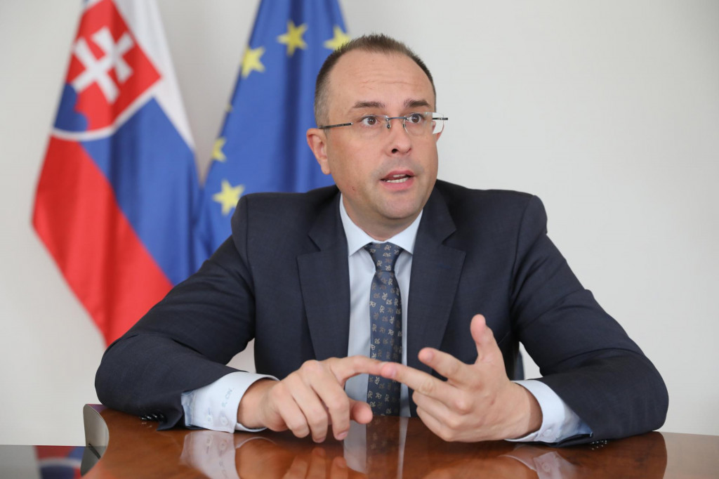 სლოვაკეთის სახელმწიფო მდივანი აცხადებს, რომ რობერტ ფიცო მოსკოვში ვლადიმერ პუტინს ვოლოდიმირ ზელენკის შეტყობინებას გადასცემს