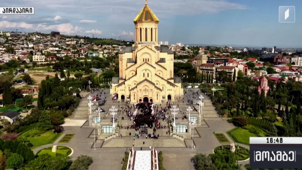 ბიძინა და ეკატერინე ივანიშვილები მეუფე შიოს საქართველოს კათოლიკოს-პატრიარქად არჩევას ულოცავენ
