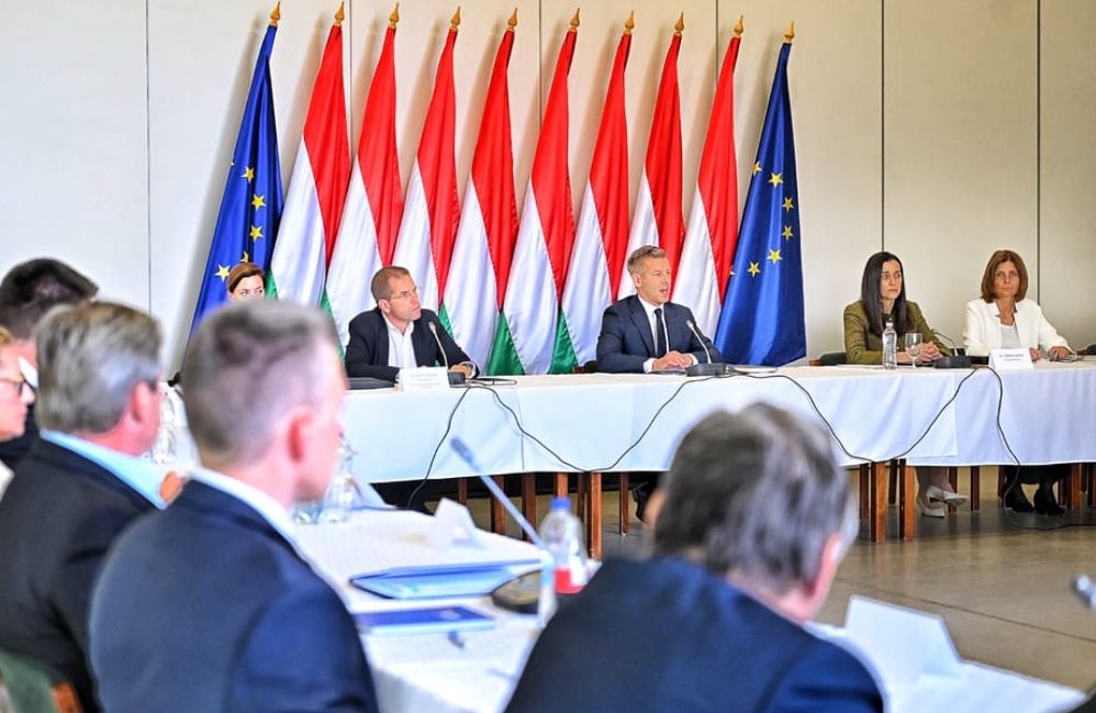 უკრაინის იმიერკარპატების რეგიონზე დრონებით თავდასხმის გამო უნგრეთის საგარეო საქმეთა სამინისტრომ რუსეთის ელჩი დაიბარა