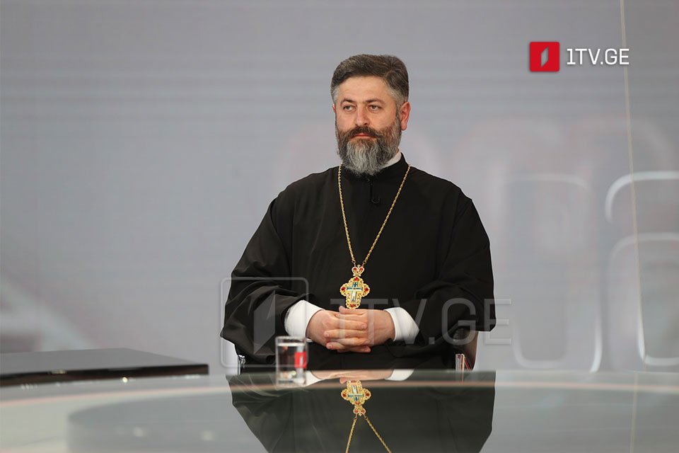 დეკანოზი იაკობ მახნიაშვილი - გაფართოებულმა კრებამ, სადაც აირჩა პატრიარქი, აჩვენა მაღალი დონე, ეკლესიამ ანახა დიდი მაგალითი, როგორ უნდა გავაგრძელოთ ცხოვრება და ვძლიოთ საზოგადოების პოლარიზებას