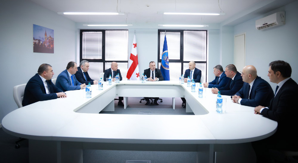 ფინანსთა სამინისტროს საგამოძიებო სამსახურის უფროსმა აჭარისა და გურიის სამმართველოების ახალი ხელმძღვანელები წარადგინა