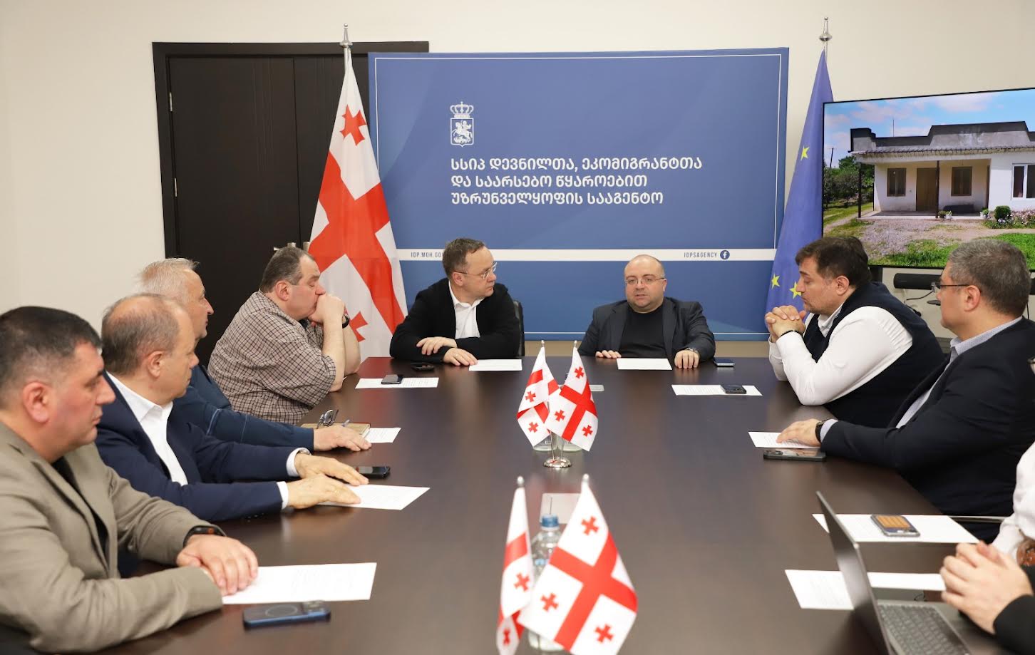 ჯანდაცვის სამინისტრო - დევნილთა სააგენტო იძულებით გადაადგილებულ 500-ზე მეტ ოჯახს საცხოვრებელ სახლებს შეუსყიდის