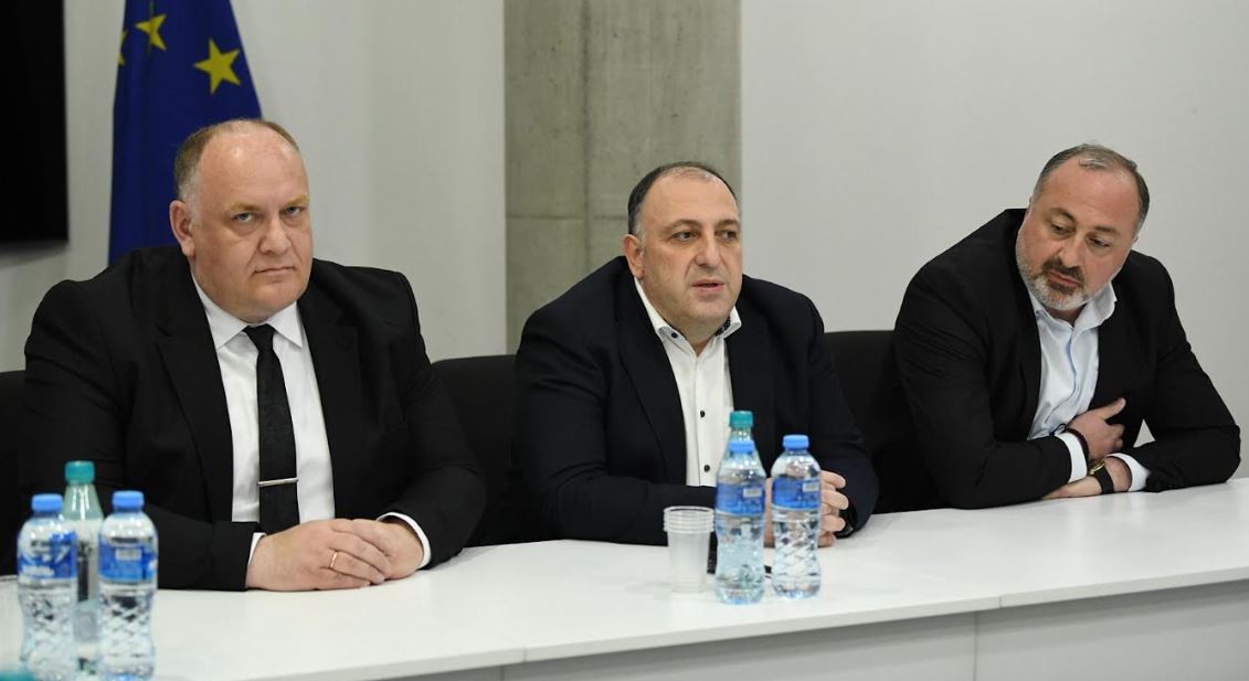 გიორგი გვარაკიძემ შიდა ქართლისა და მცხეთა-მთიანეთის საოლქო პროკურატურის თანამშრომლებს ახალი ხელმძღვანელი წარუდგინა