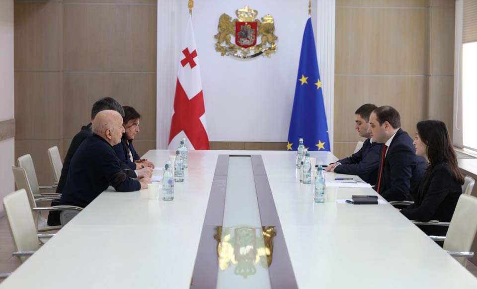მთავრობის ადმინისტრაციის ხელმძღვანელი წმინდა საყდრის დესპანს შეხვდა
