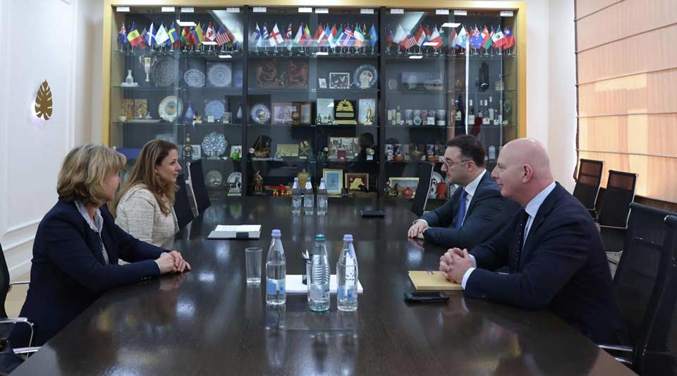 დავით სონღულაშვილი „ბრითიშ პეტროლიუმის“ საქართველოს ოფისის ხელმძღვანელს შეხვდა